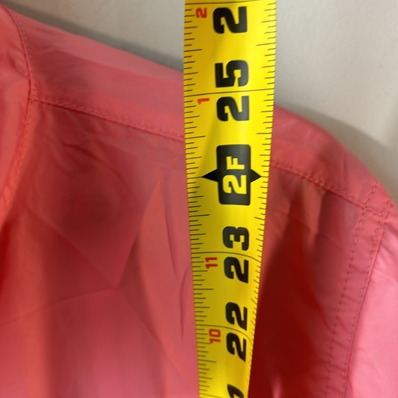 J Crew packable anorak with front packet & hood size medium in gorgeous pink. - Picture 9 of 9